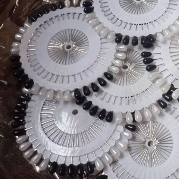 Pearl Hijab Pins – Black & White Set